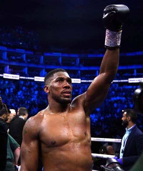 Anthony Joshua lands brutal knockout in quest for title