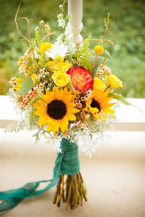 Sunflower Wedding Bouquets | Summer and Fall Weddings