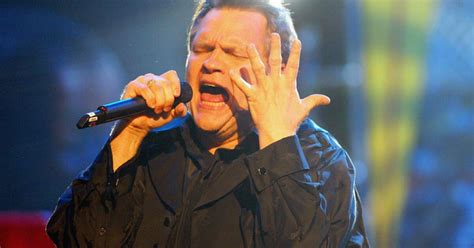 Rock singer Meat Loaf collapses on stage