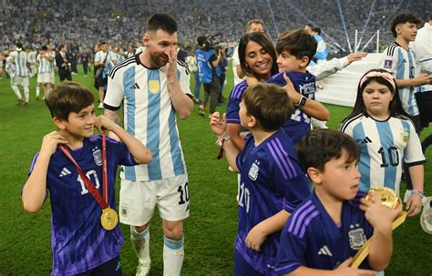 Lionel Messi's Family Celebrate His World Cup Win | POPSUGAR Celebrity