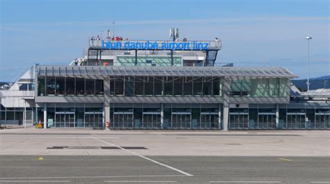 linz-airport - Bostonair GmbH