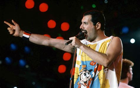 Queen launch new app which allows allows fans to sing just like Freddie Mercury