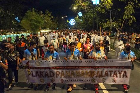 Devotees join big procession for Black Nazarene feast | CBCPNews