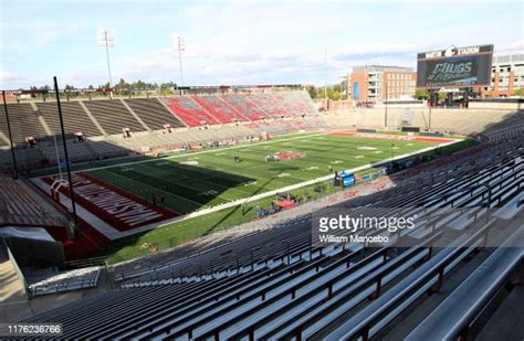 Martin Stadium Pullman Photos and Premium High Res Pictures - Getty Images