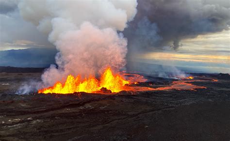 Hawai’i’s Mauna Loa Volcanic Eruption Sparing Homes For Now