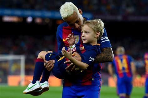 How many kids does Neymar have?