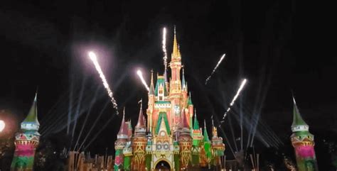 Magic Kingdom Surprises Guests With FIREWORKS! - Inside the Magic