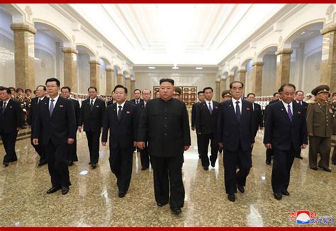 Supreme Leader Kim Jong Un Visits Kumsusan Palace of Sun - KFAUK.com