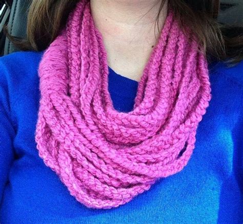 Crochet chain scarf. Looks super easy to make Crochet Chain Scarf, Crochet Cowls, Scaves, Crafty ...