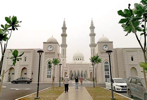 Unique Seremban mosque wows M’sians | The Star