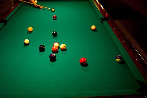 Billiards vs Pool - Difference and Comparison | Diffen