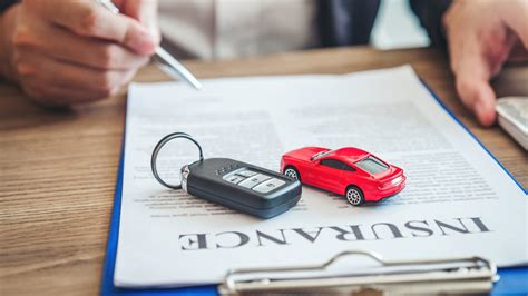 How to Choose Your Car Insurance Deductible in 2025 - Kelley Blue Book