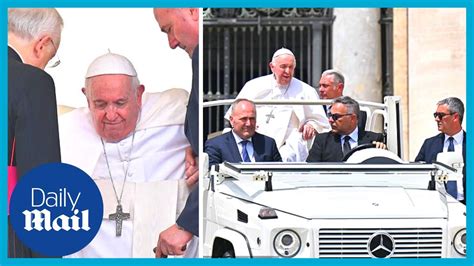 Pope looks frail as he exits Popemobile for weekly general audience at ...