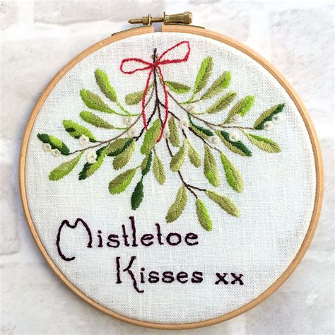 Mistletoe Kisses Hoop – Bustle & Sew