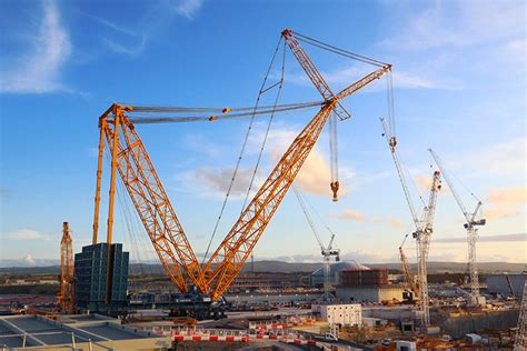 World’s biggest crane ‘Big Carl’ is steel-built behemoth - steelStories - worldsteel.org