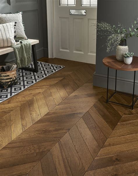 Cambridge Chevron Honeycomb Oak Brushed & Oiled Engineered Wood Flooring | Engineered wood ...