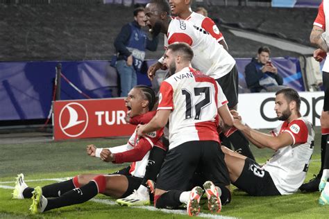 Ruthless Feyenoord punish 9-man Celtic in Champions League opener | FMT