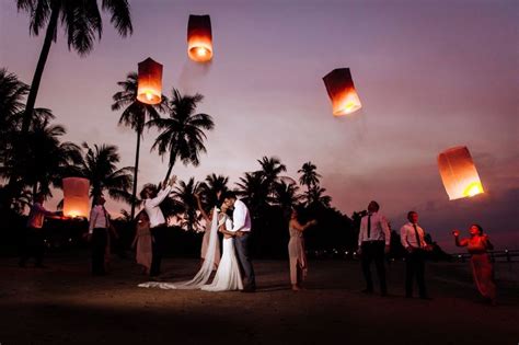 Put the sky lantern in the wedding, let the sky lantern bring the wish ...