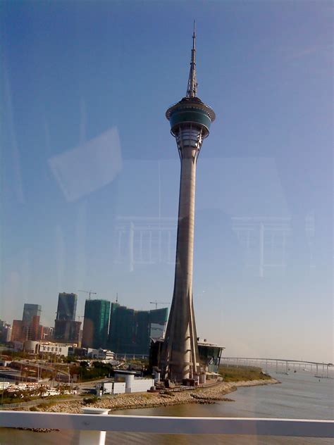 circle of thoughts: Macau Tower