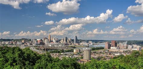 Cincinnati Skyline Viewed from Devou Park, Covington, Kentucky ...