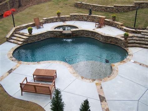 Backyard Oasis Pools: Free Form Pool - Milton