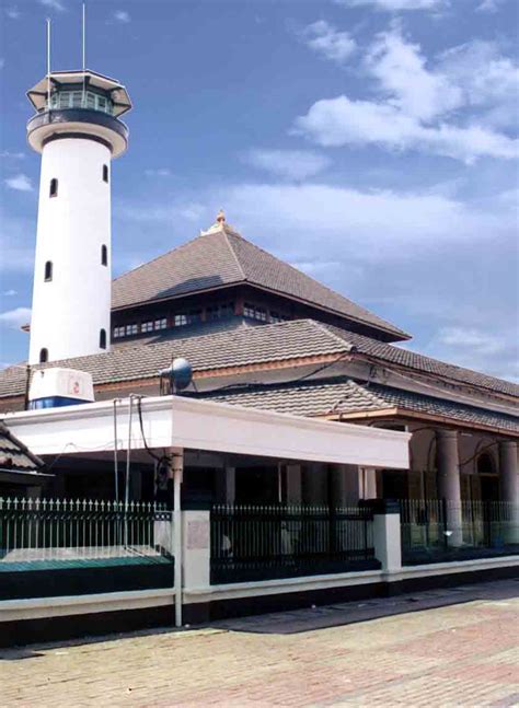 Masjid Ampel Surabaya - 1001malam.com