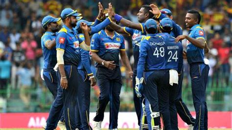 Sri Lanka hikes cricket wages by 34 percent