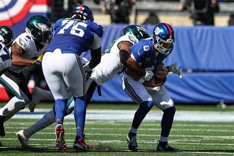 Eagles vs. Giants: Highlights from first half as Philadelphia holds a ...