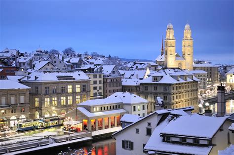 Zurich, Switzerland during Winter [4288x2848] : r/winterporn