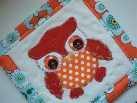 dots 'n' doodles: Fabric applique art owl wall hanging