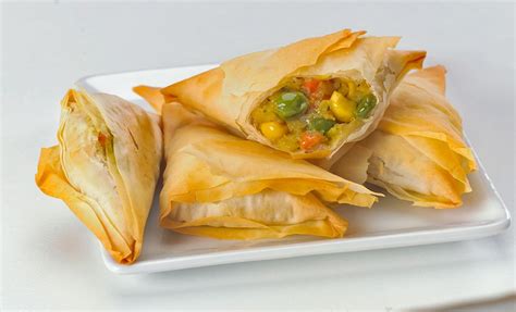 Vegetable Samosa - 56 pieces per tray