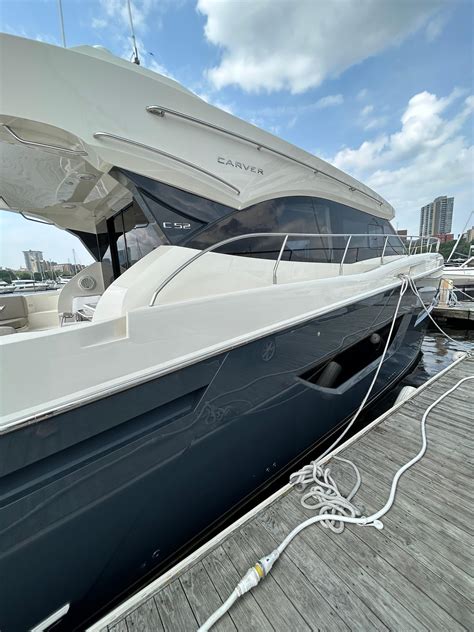 Carver C52 Coupe 2018 "Duwat Duwat" | HMY Yachts