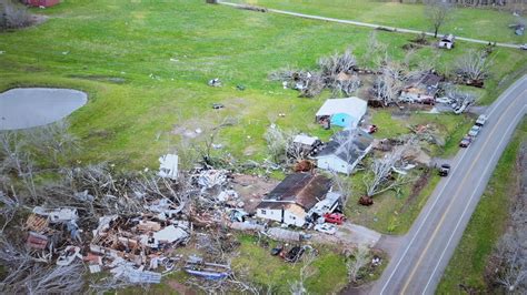 5 dead after suspected tornado hits southeast Missouri