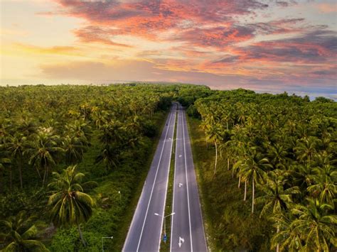 Visit Maldives - Experiences > Leisure in Laamu - Unspoiled Reefs, Vivid Wetlands, Unique Cuisine