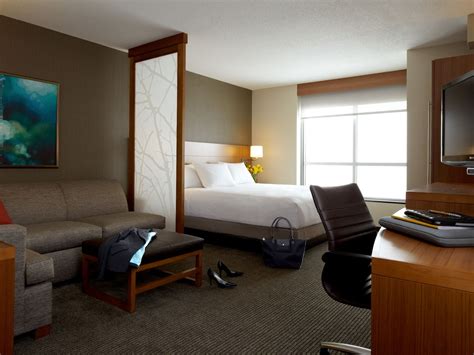 Modern Hotel near Tampa Premium Outlets® | Hyatt Place Tampa / Wesley Chapel