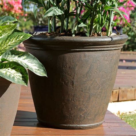 Sunnydaze Anjelica Indoor and Outdoor Resin Planter with Rust Finish ...