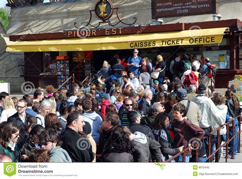 Eiffel Tower Reopened after Strike Editorial Image - Image of hundreds, tickets: 8910440