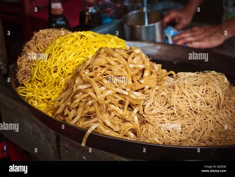 Thai street food noodles Stock Photo - Alamy