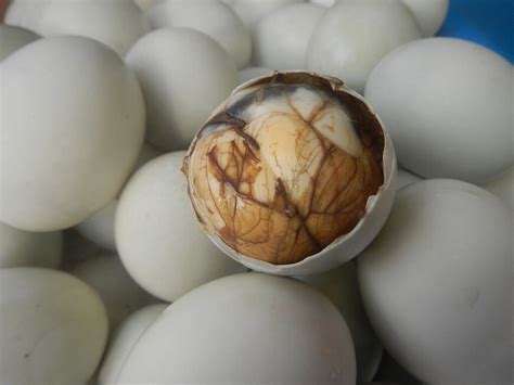 'Balut': Yucky but yummy - philtimes.com