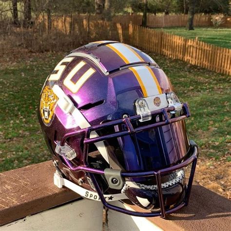 Schutt f7 | Football helmets, College football helmets, Lsu football