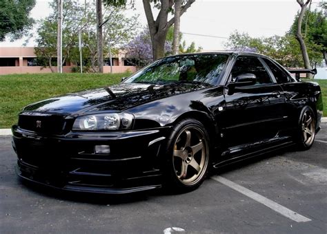 Black Nissan Skyline GTR R34 : r/Autos