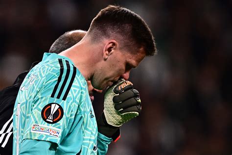 Former Arsenal star Wojciech Szczesny leaves pitch in tears with heart ...