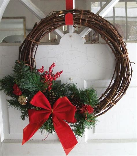 Super Simple Do It Yourself Christmas Wreath . | Easy christmas wreaths, Christmas wreaths to ...