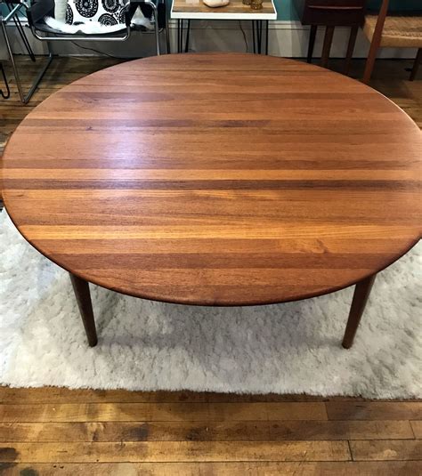 Danish solid Teak Round Coffee Table | Circa