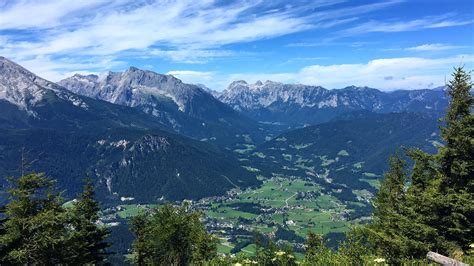 View from the Eagle's Nest above Berchtesgaden, Germany [OC] [1337x750] : r/EarthPorn