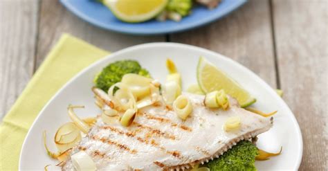 Grilled Flounder with Vegetables Recipe | EatSmarter