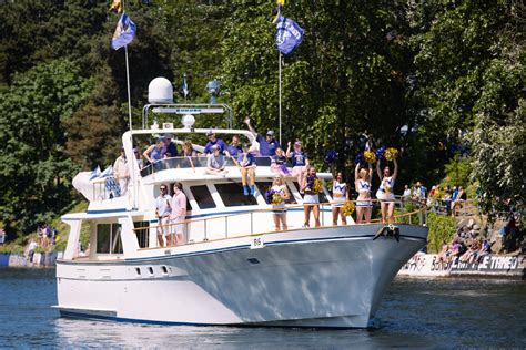 Photos: Thousands come out for Seattle Yacht Club's Opening Day | Seattle Refined