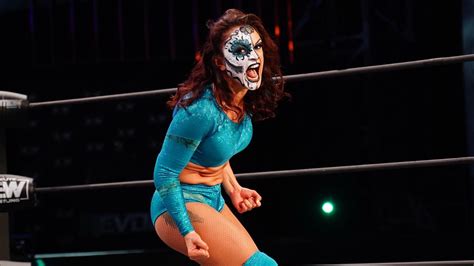 What happened between AEW star Thunder Rosa and Lucha Underground producers?