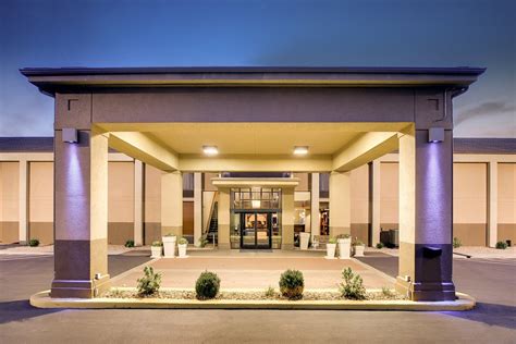 HOLIDAY INN EXPRESS MARSHFIELD (SPRINGFIELD AREA), AN IHG HOTEL $115 ...