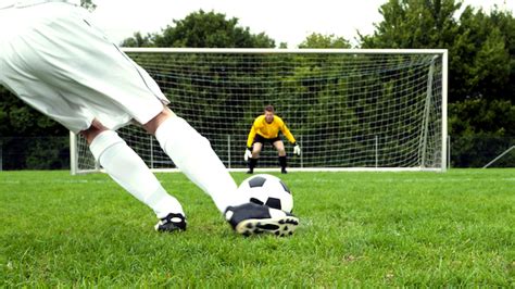 Soccer Goalies: Stop a Penalty Kick With These 3 Tips - stack